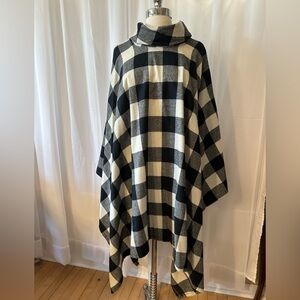 Boutique Leah Rose of Texas wool cape one size new buffalo plaid